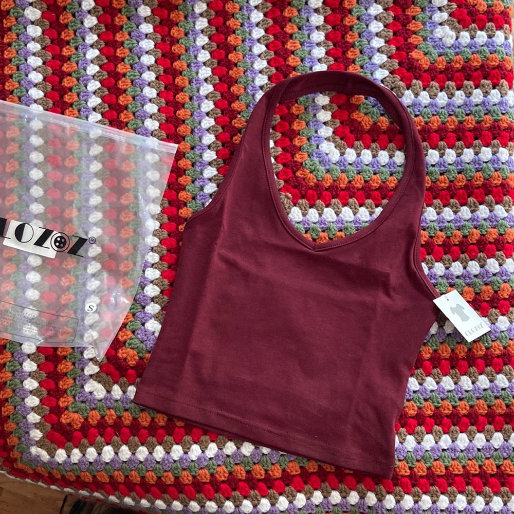 Clozoz Halter Top